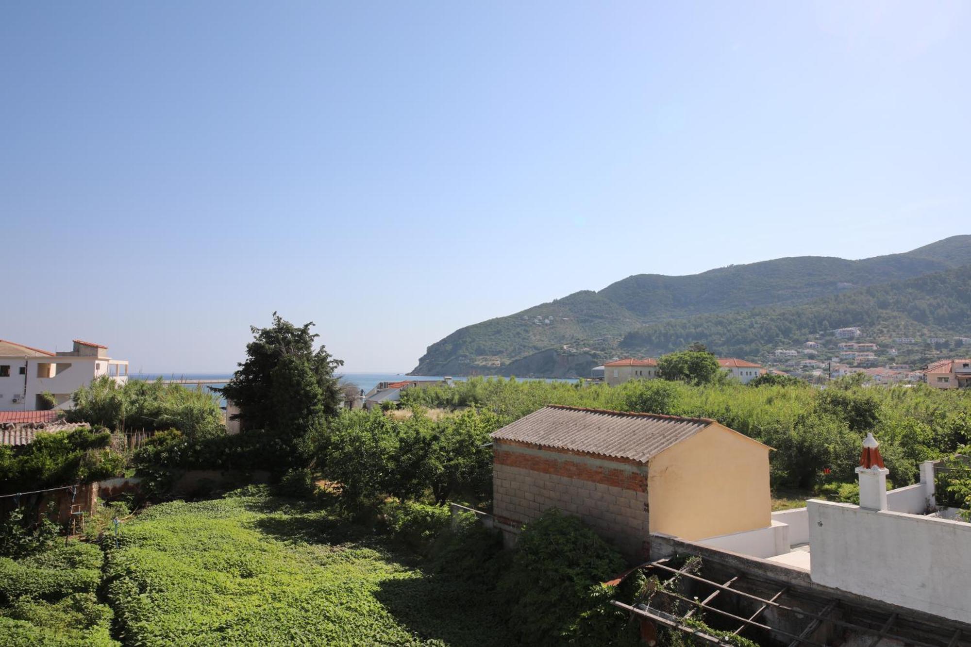 Rania Skopelos